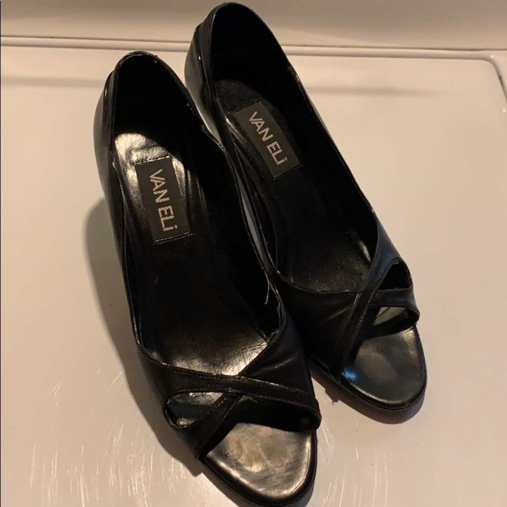 Peep Toe Leather Pumps